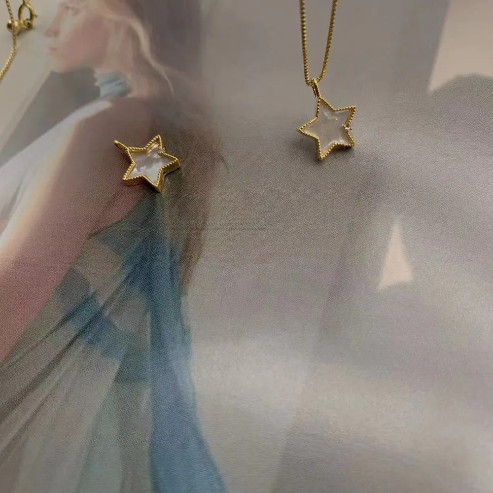 18K Solid Gold Natural Diamond Pendant Pentagram Star Elegant Charm Jewelry