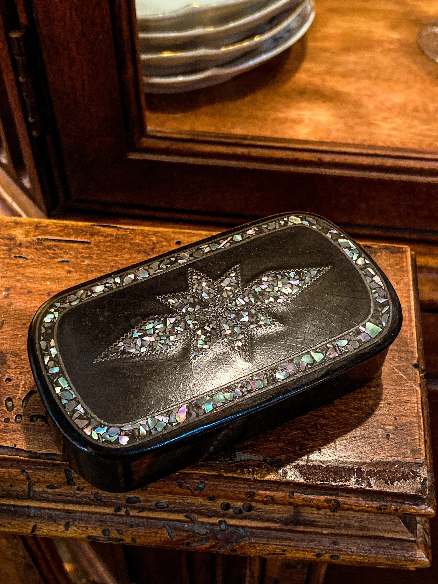 19th Century Antique Abalone Shell Inlay Papier-Mache English Trinket Box