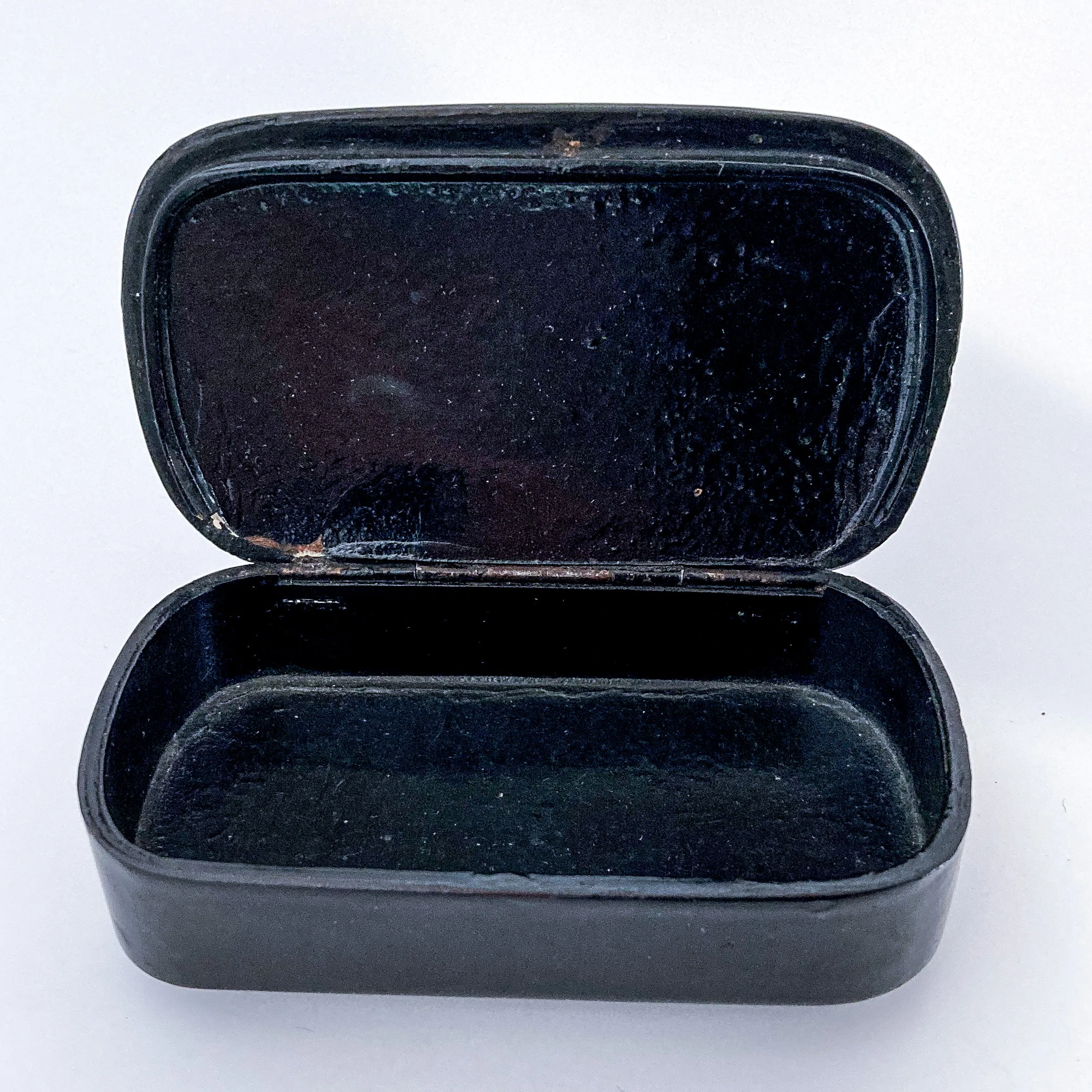 19th Century Antique Abalone Shell Inlay Papier-Mache English Trinket Box