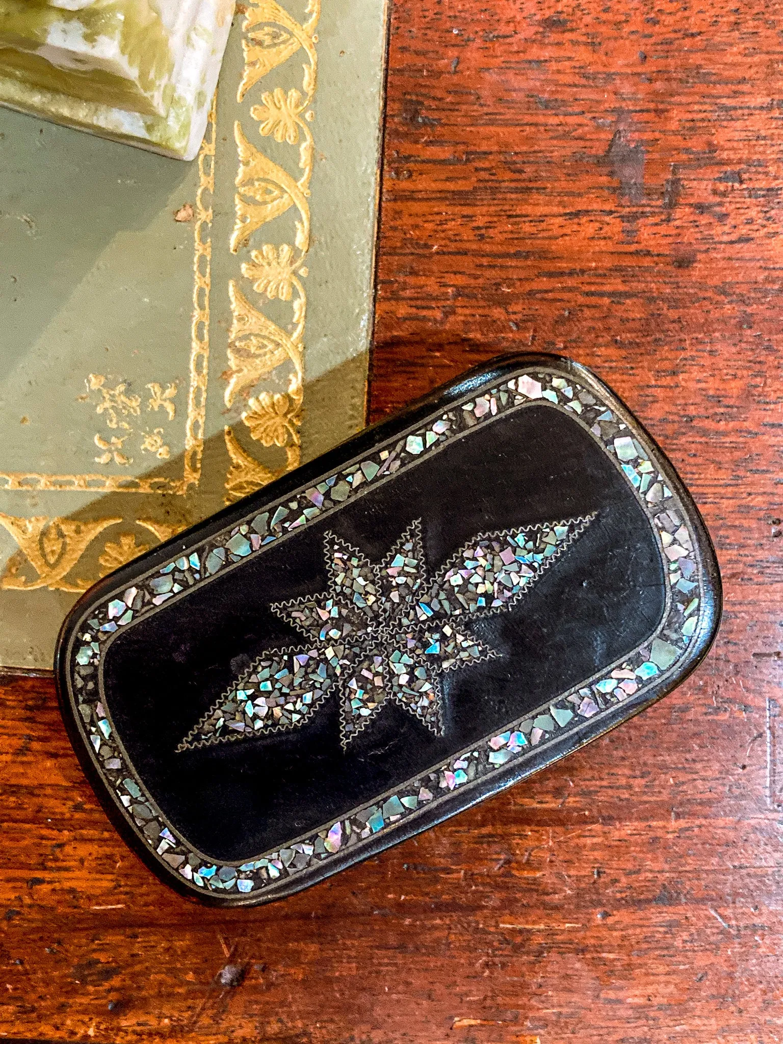 19th Century Antique Abalone Shell Inlay Papier-Mache English Trinket Box