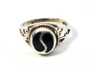 Black enamel Balance Ying Yang vintage tribal retro filigree sterling silver ring size 5