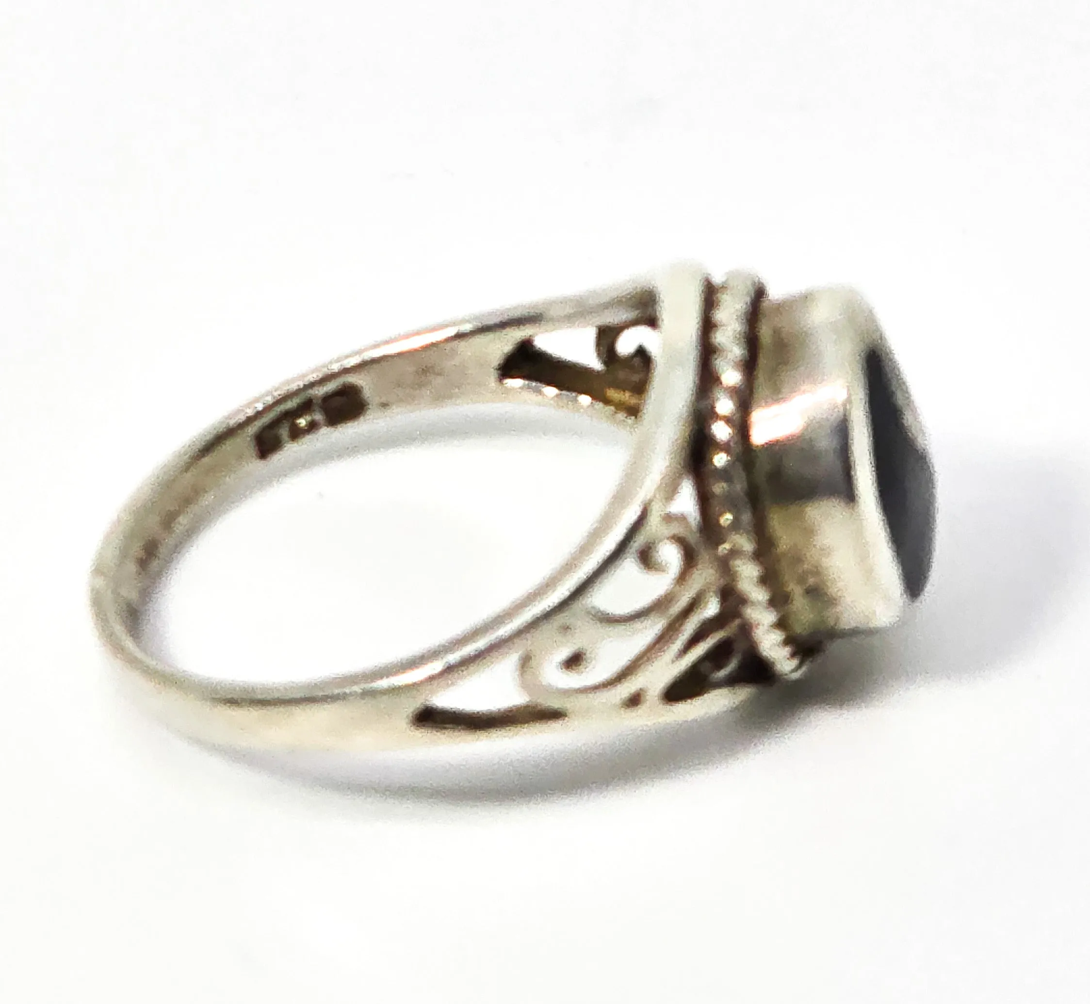 Black enamel Balance Ying Yang vintage tribal retro filigree sterling silver ring size 5