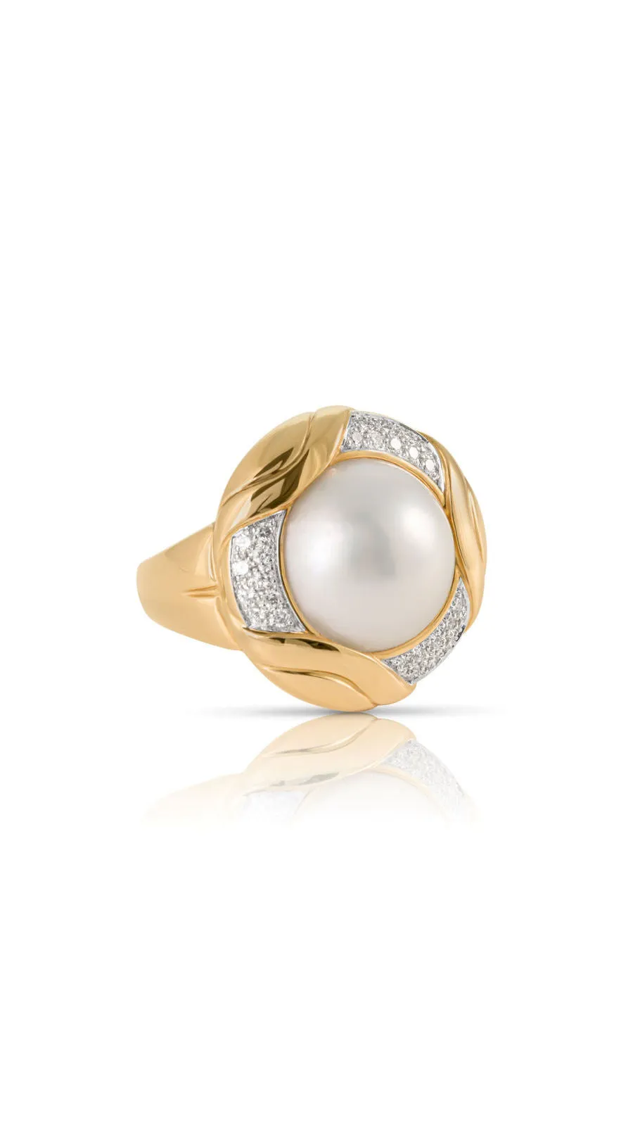 Contemporary 18K Round Mabe Pearl And Diamond Ring