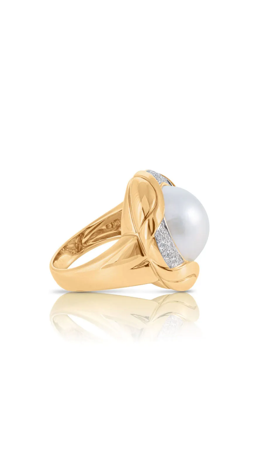 Contemporary 18K Round Mabe Pearl And Diamond Ring