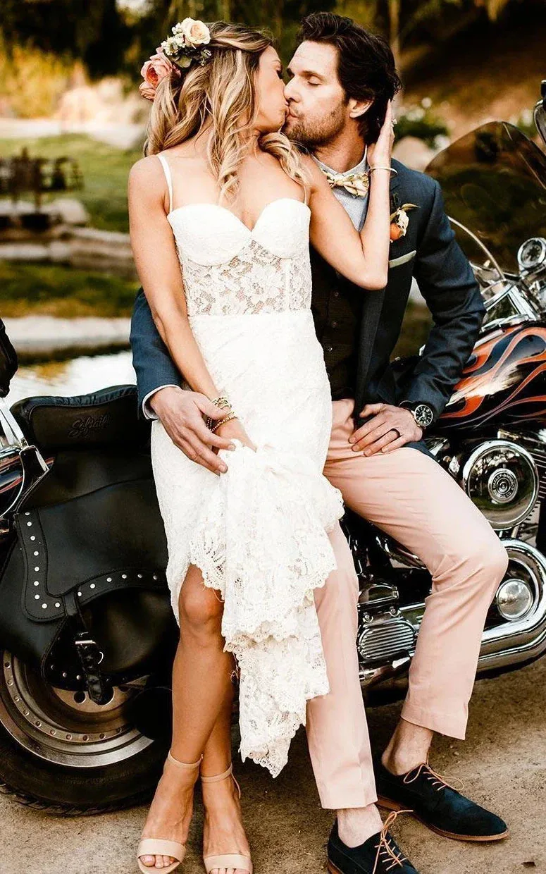Elegant Mermaid Lace Spaghetti Sweetheart Sleeveless Wedding Dress With Split Front