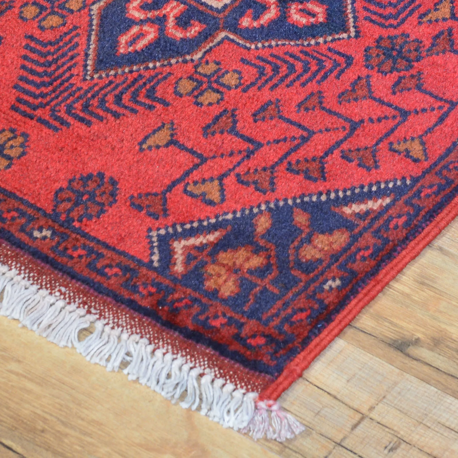 Hand-Knotted Fine Tribal Design Handmade Wool Rug (Size 1.7 X 3.4) Cwral-7962