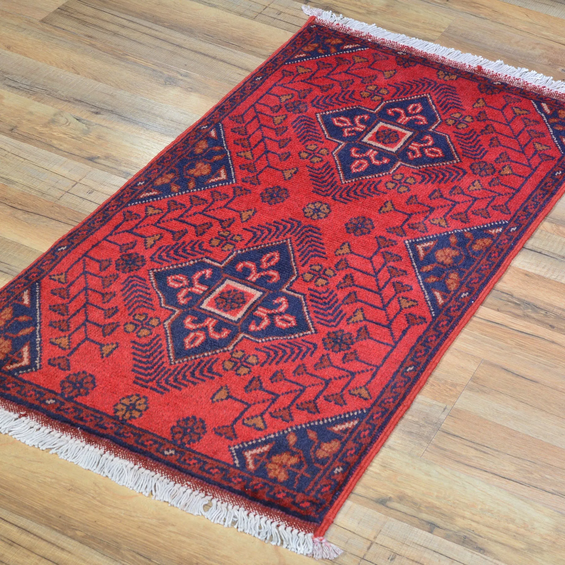 Hand-Knotted Fine Tribal Design Handmade Wool Rug (Size 1.7 X 3.4) Cwral-7962