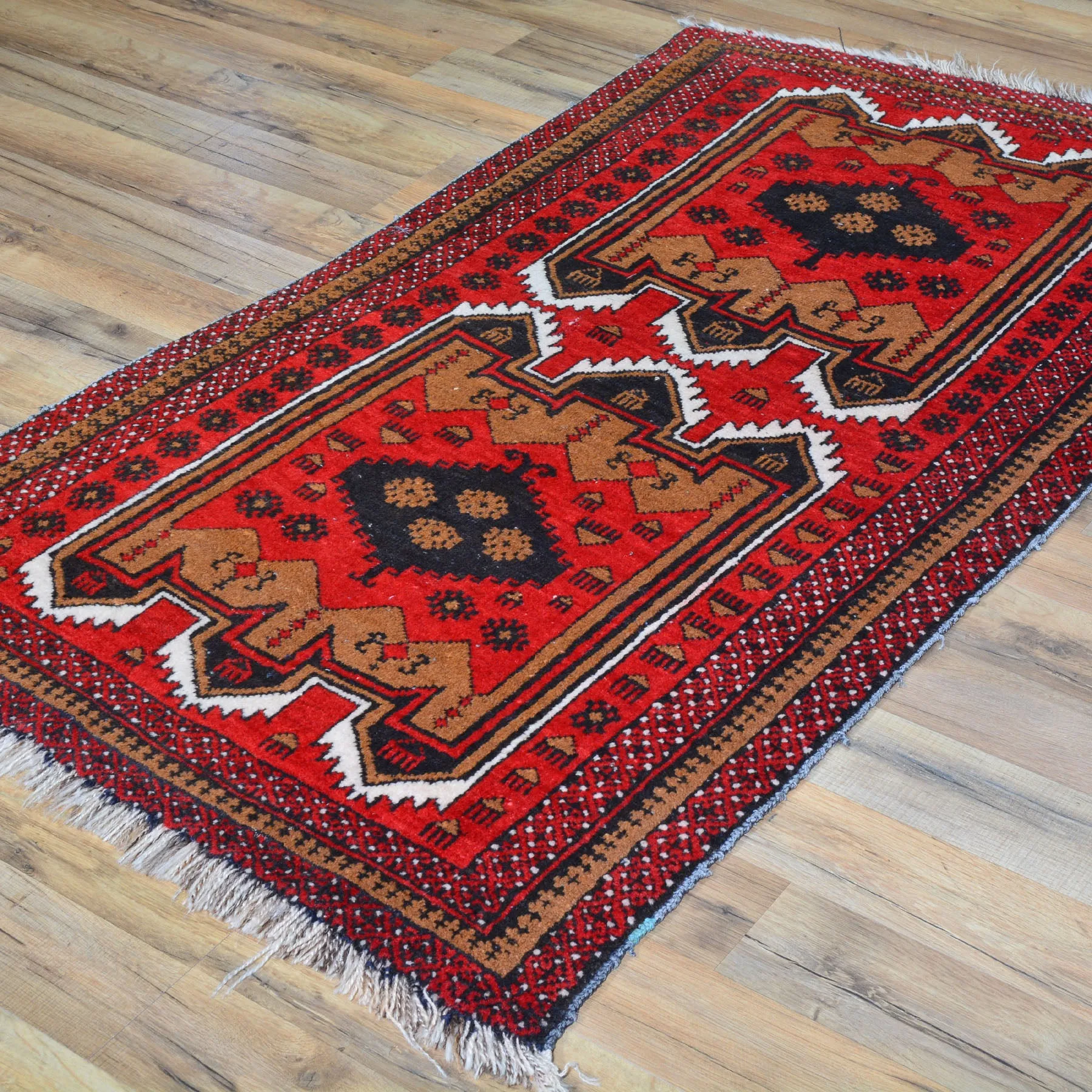 Hand-Knotted Vintage Baluch Tribal Design Handmade Wool Rug (Size 2.9 X 4.8) Cwral-4722