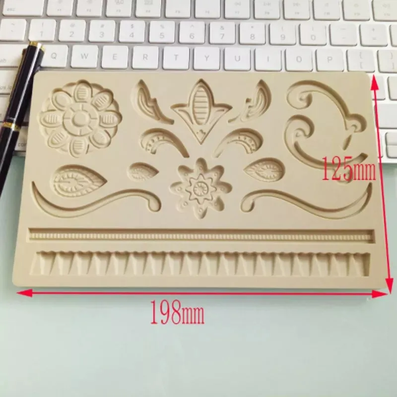LEAFY SCROLLS AND LACE BORDER MOULD