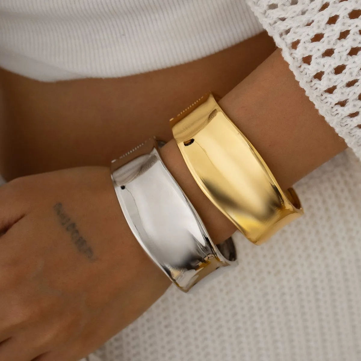 Minimalist Chunky Glossy Curved Bangle Bracelet