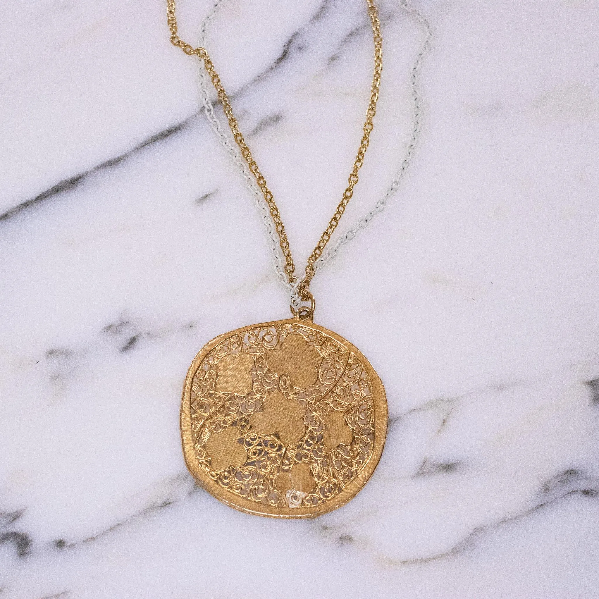 Vintage 1960s Gold Pendant Necklace with Daisies