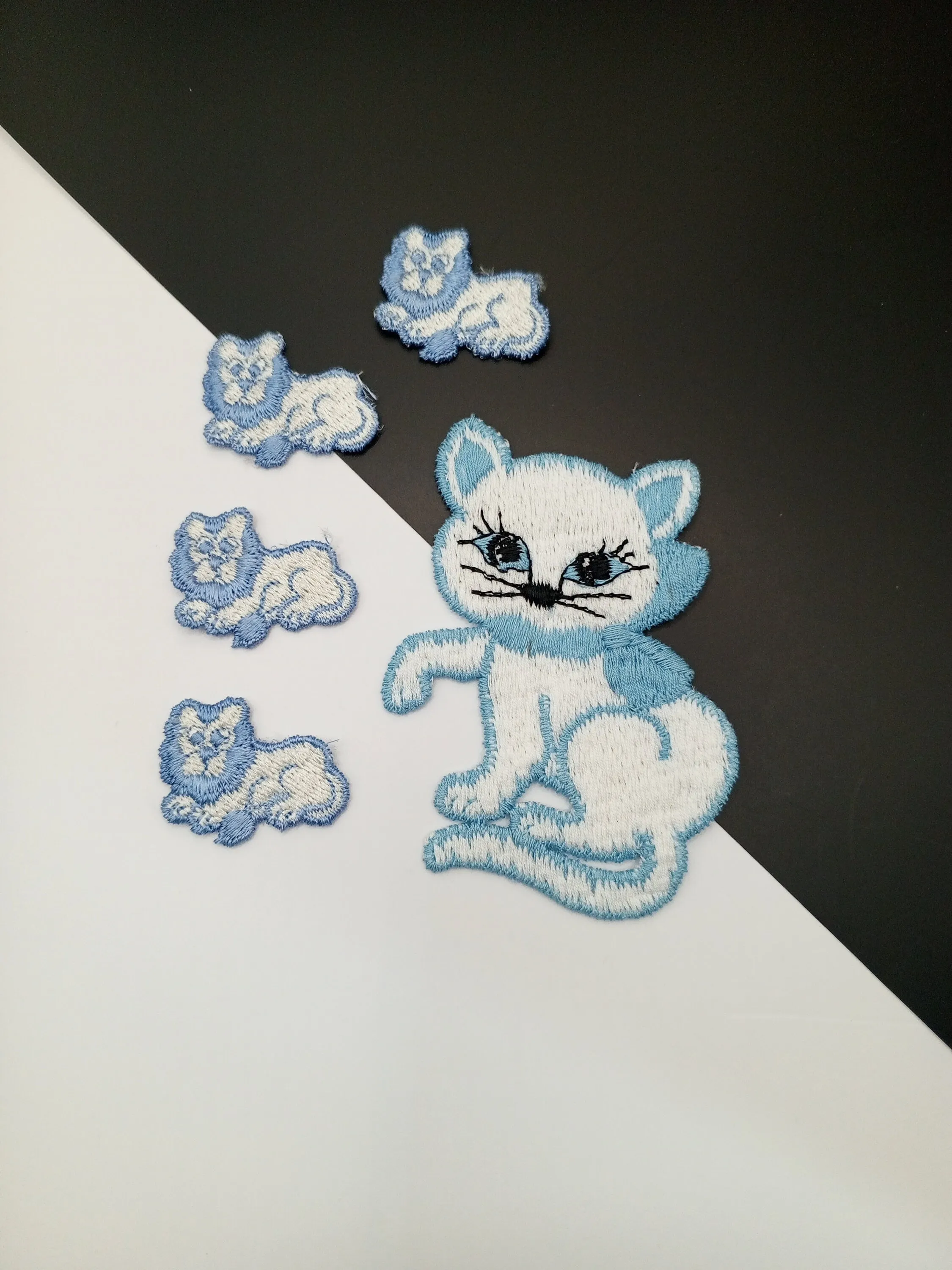 VINTAGE Cat Applique Sewing Embroidered Patch and Cute Blue lions embroidery decorative patches appliques 5pcs Pack #500